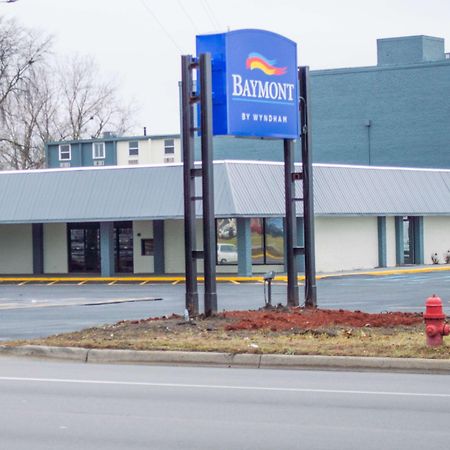 Baymont By Wyndham Ferndale/Royal Oak Hotel Exterior photo