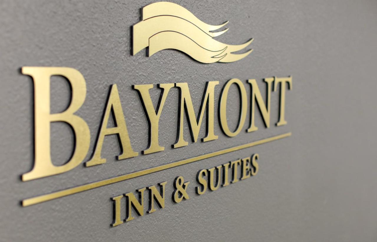 Baymont By Wyndham Ferndale/Royal Oak Hotel Exterior photo